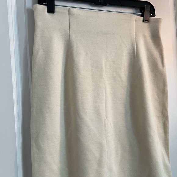 Theo Miles - Acrylic/ Wool Blend Elastic Waist Pencil Skirt - Picture 5 of 9